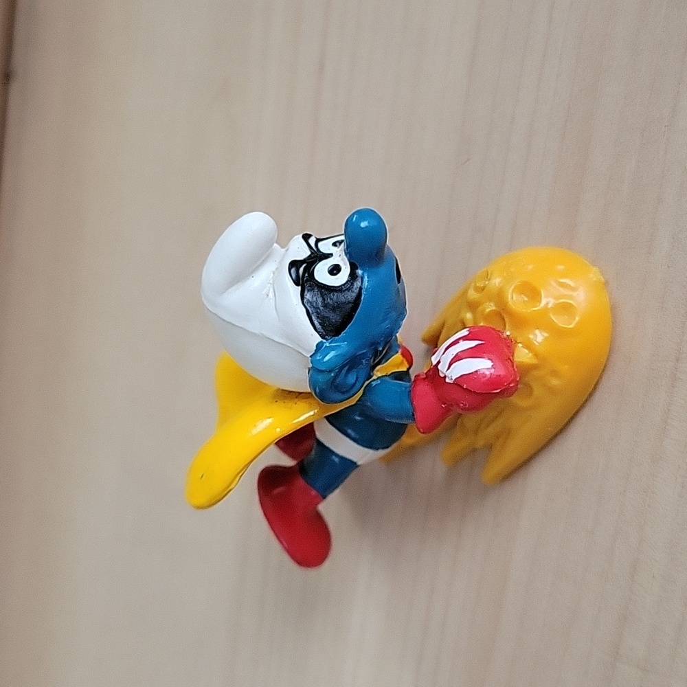 Smurf Superman- Yellow Comet 1980 Peyo